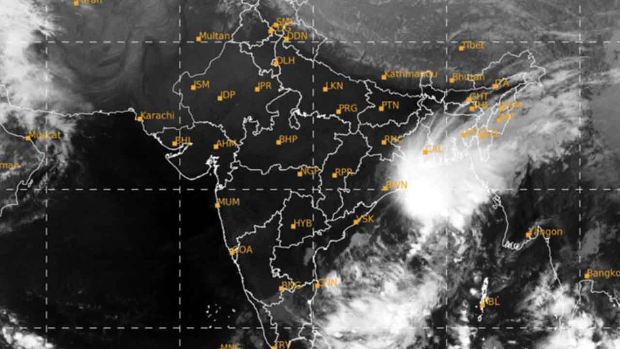 Weathter Alert | తీవ్ర వాయుగుండంగా మారిన అల్పపీడనం.. విస్తారంగా వర్షాలు కురిసే ఛాన్స్‌!