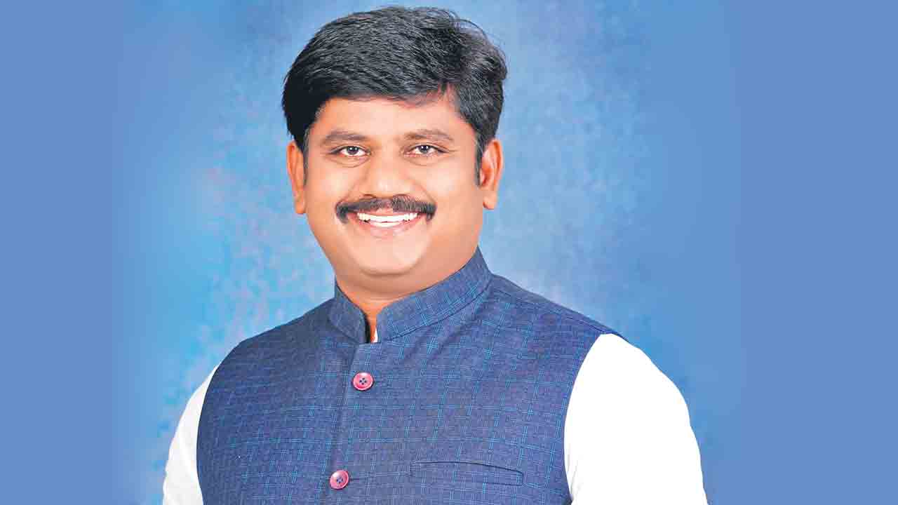 Revanth Reddy | రేవంత్‌ బాగోతాలన్నీ దగ్గరుండి చూశా.. అతన్ని నమ్మితే నోట్లో మన్నే : పీసీసీ ప్రచార కమిటీ సభ్యుడు డాక్టర్‌ కురవ విజయ్‌కుమార్‌