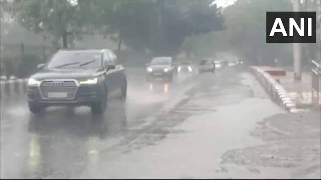 Delhi Rains: ఢిల్లీ వెద‌ర్‌లో ఆక‌స్మిక మార్పు.. స్వ‌ల్ప వ‌ర్షంతో ఊర‌ట‌