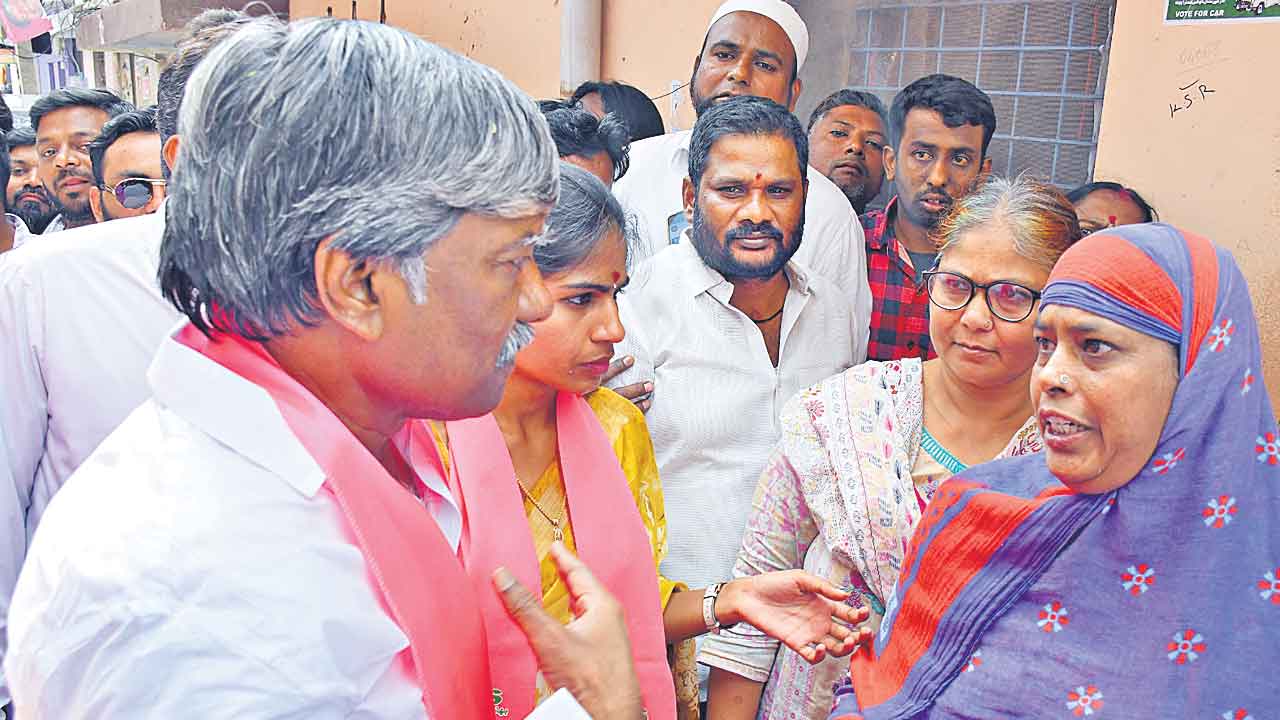 గులాబీదే గెలుపు