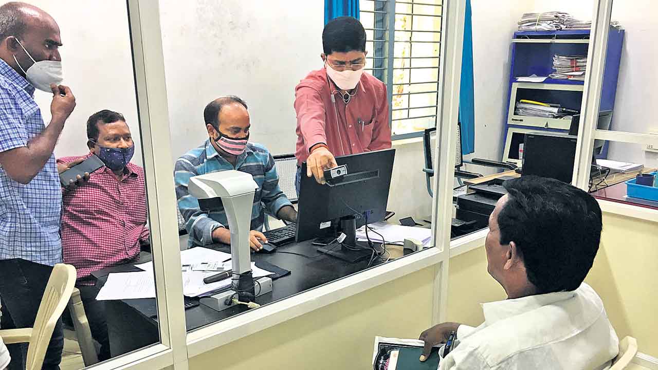 Congress | ధరణిపై కాంగ్రెస్ దుష్ప్రచారం వెనుక ఇంత పెద్ద పన్నాగమా.. లక్ష కోట్ల విలువైన భూములపై భారీ స్కెచ్?