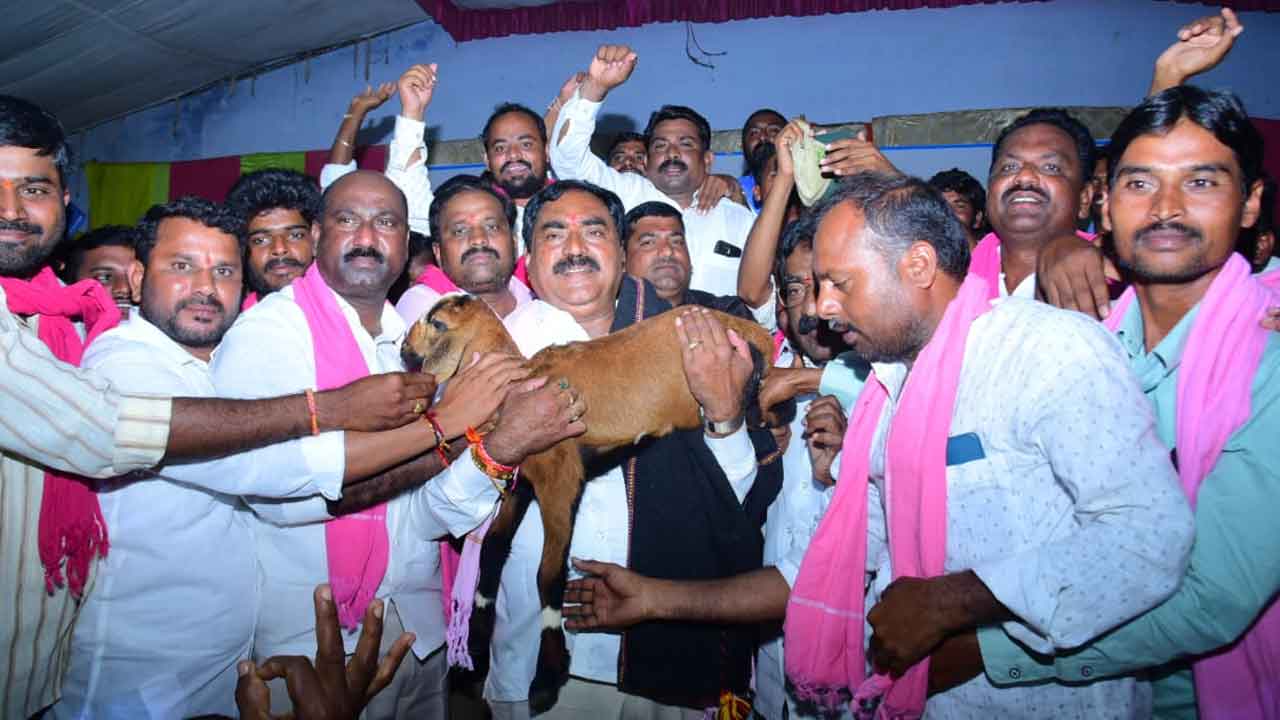 Minister Errabelli | కాంగ్రెసోళ్లు దొంగలు.. రేవంత్‌రెడ్డి ఓ బ్రోకర్‌ : మంత్రి ఎర్రబెల్లి