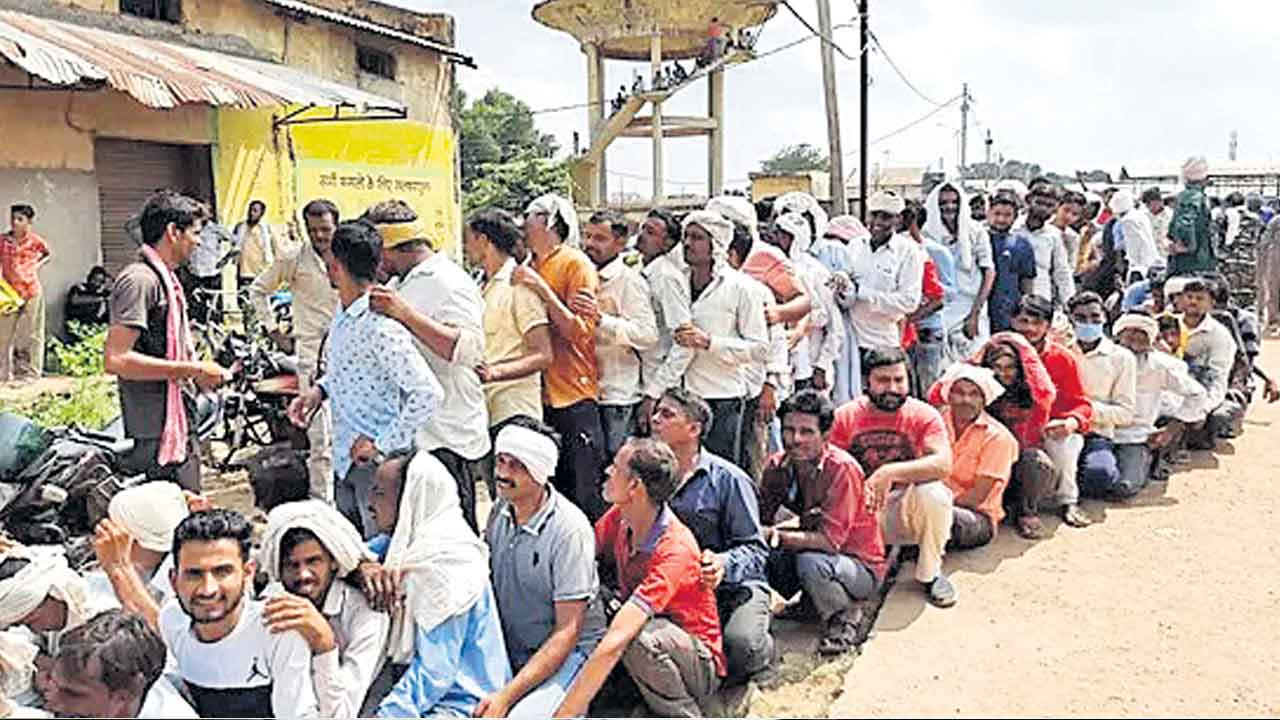 మధ్యప్రదేశ్‌లో ఎరువుల కొరత!