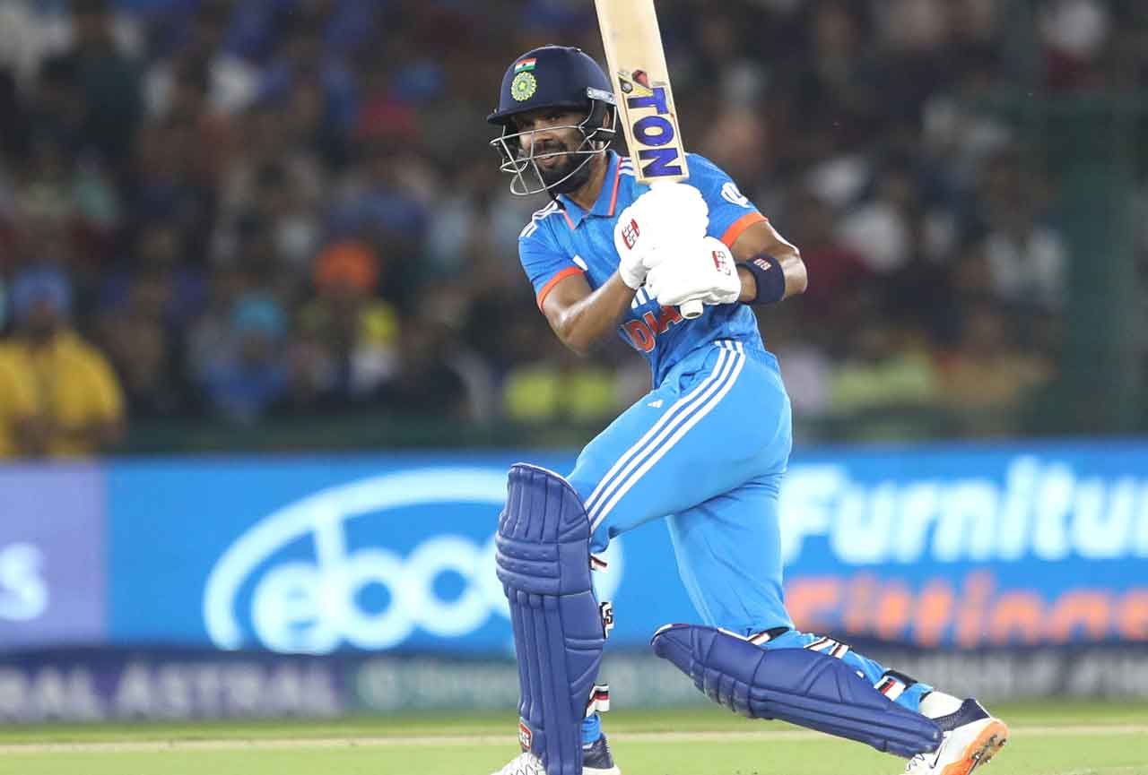 IND vs AUS | భారీ ఛేద‌న‌లో టీమిండియాకు షాక్.. 3 ఓవ‌ర్ల‌లోపే ఓపెన‌ర్లు ఔట్