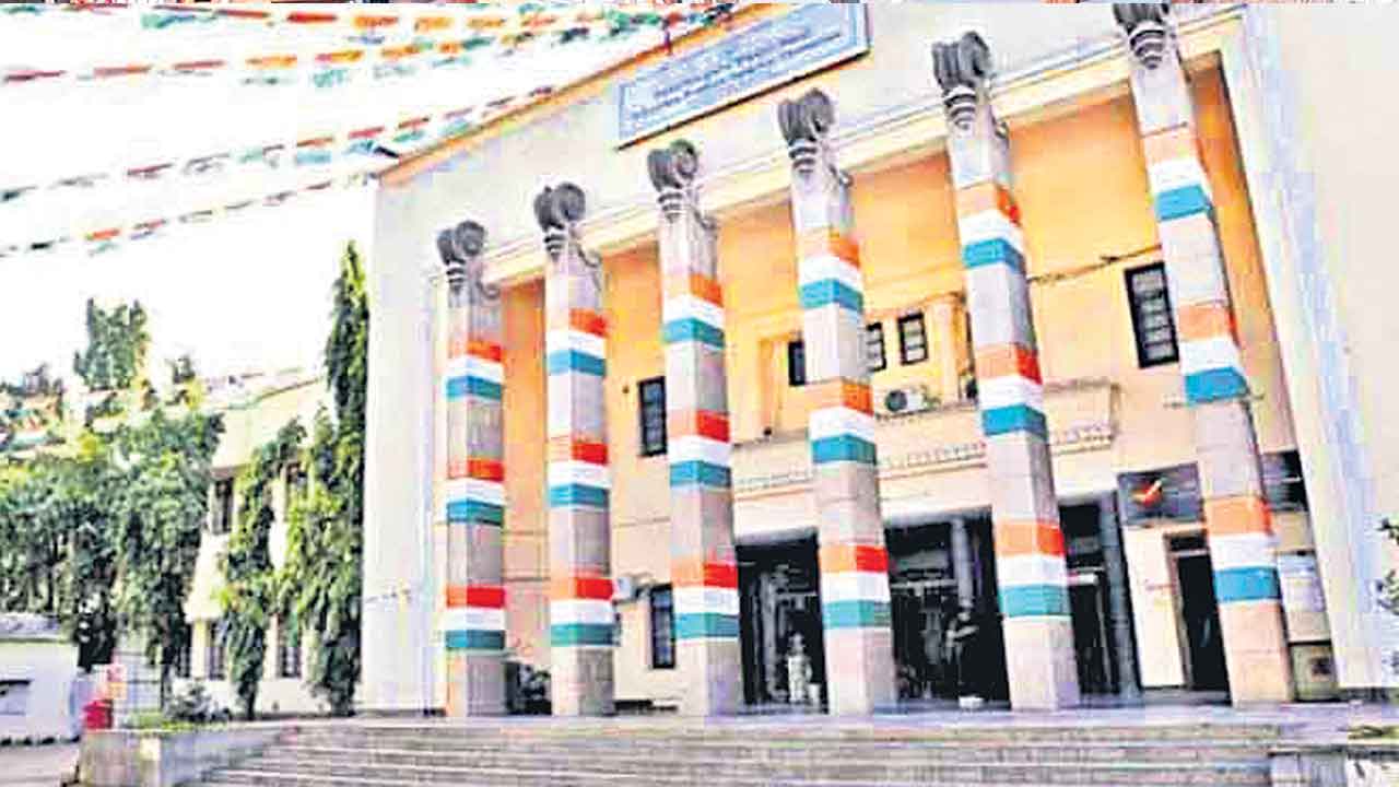 కాంగ్రెస్‌ను నమ్మితే కుక్కలు చింపిన విస్తరే