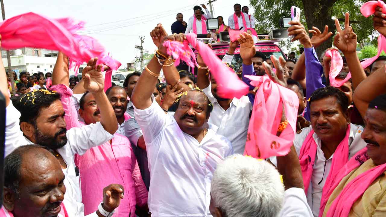 Minister Gangula | ఆ పార్టీ నేత నటన బ్రహ్మానందం, ప్రకాష్ రాజ్లను మించిపోయింది : మంత్రి గంగుల