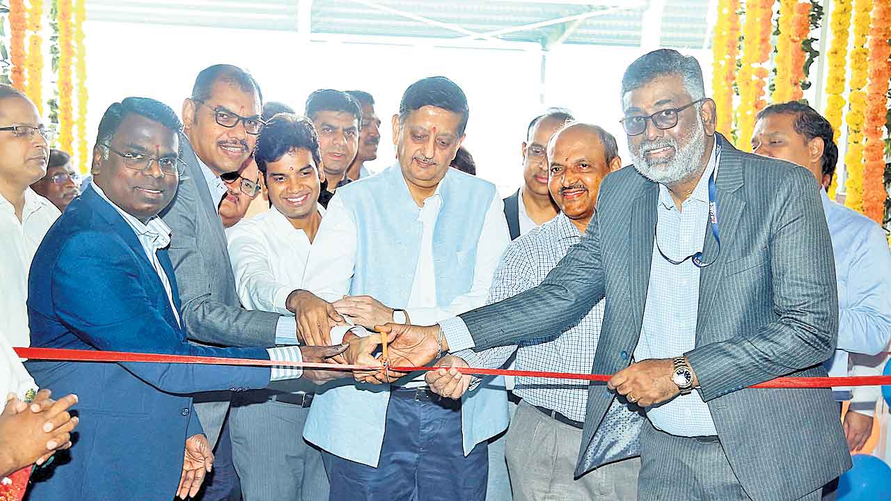 ఇక చకచకా కొరియర్‌ కార్గో