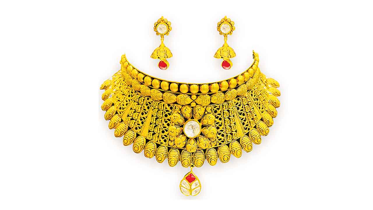 ధంతేరస్‌కు దిగొచ్చిన పసిడి