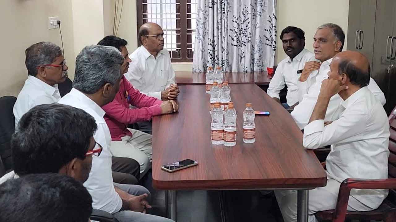 Harish Rao met CPM leaders | ఉమ్మడి మెదక్‌ జిల్లాలో బీఆర్‌ఎస్‌కే మా మద్దతు..స్పష్టం చేసిన సీపీఎం నేతలు