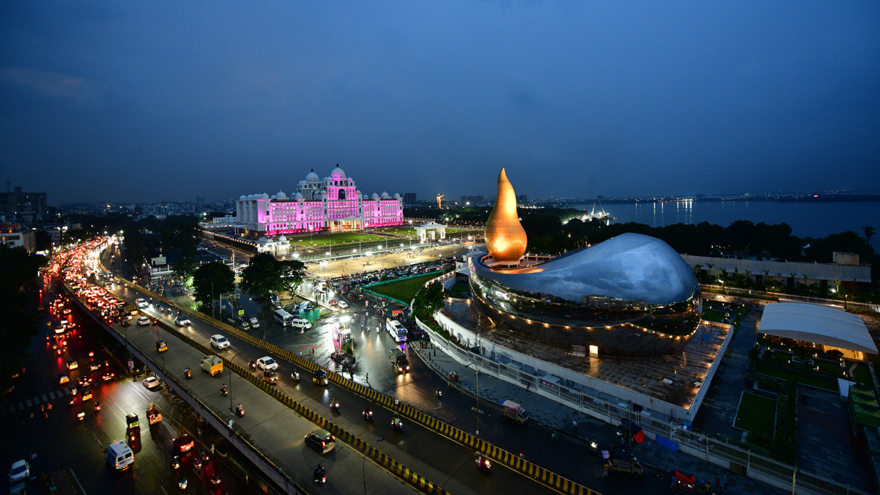 Hyderabad | నాడు కంపుకొట్టే దుర్గంధం.. నేడు ఆహ్లాదపరిచే పర్యాటక కేంద్రం.. బీఆర్‌ఎస్‌ సర్కారుతో మారిన హుస్సేన్‌ సాగర్‌ రూపురేఖలు