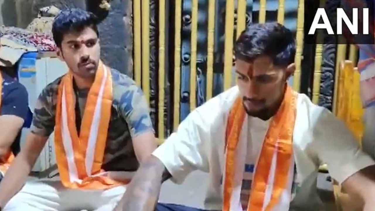 Indian Cricketers: సింహాచ‌లం ఆల‌యంలో టీమిండియా క్రికెట‌ర్లు.. వీడియో