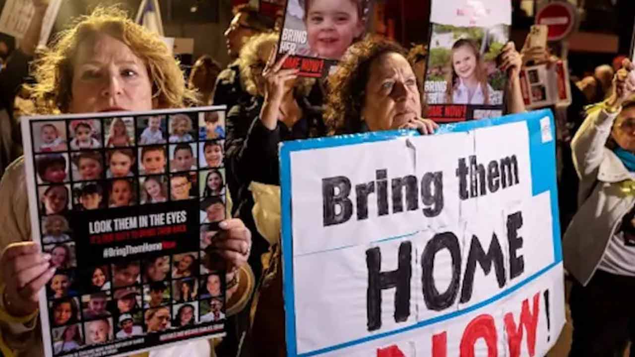 Israel: బందీల విడుద‌ల కోసం కాల్పుల విర‌మ‌ణ‌కు అంగీక‌రించిన ఇజ్రాయిల్