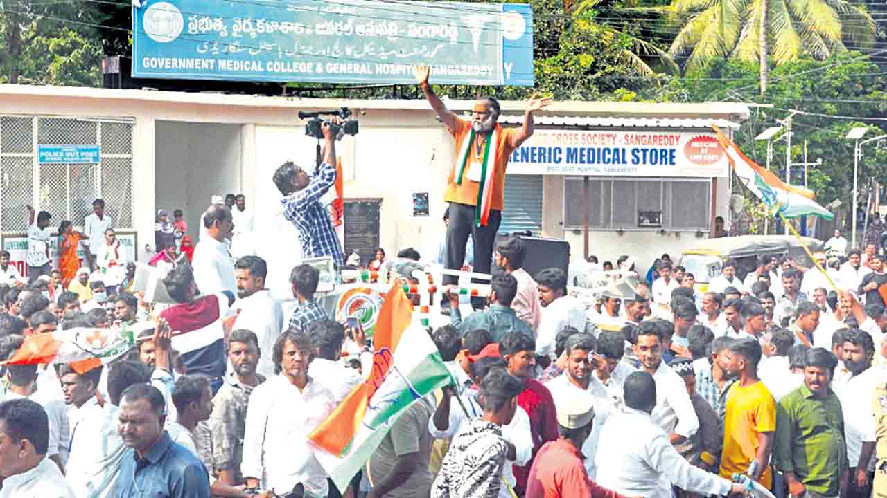 MLA Jaggareddy | వాహ్! క్యా సీన్ హై!! ఫేస్ రైట్ టర్నింగిచ్చుకో!