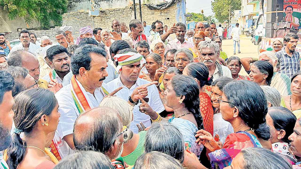 Jupally Krishna Rao | సొంతూర్లో జూపల్లికి పరాభవం.. 19 ఏండ్లు అధికారంలో ఉండి ఏం చేశావని నిలదీసిన మహిళలు