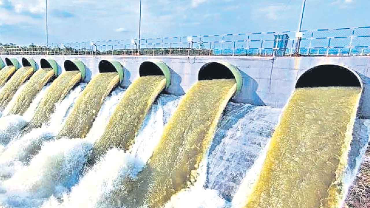 విపక్షాలు కాదు, విషవృక్షాలు