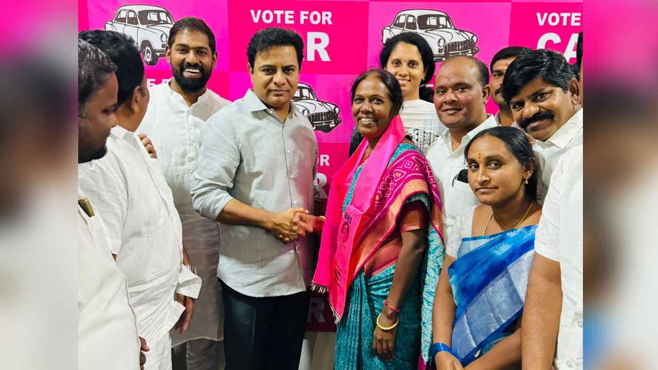 Tula Uma | బీజేపీ పార్టీకి మరో షాక్..మంత్రి కేటీఆర్ సమక్షంలో బీఆర్ఎస్ పార్టీలో చేరిన తుల ఉమ