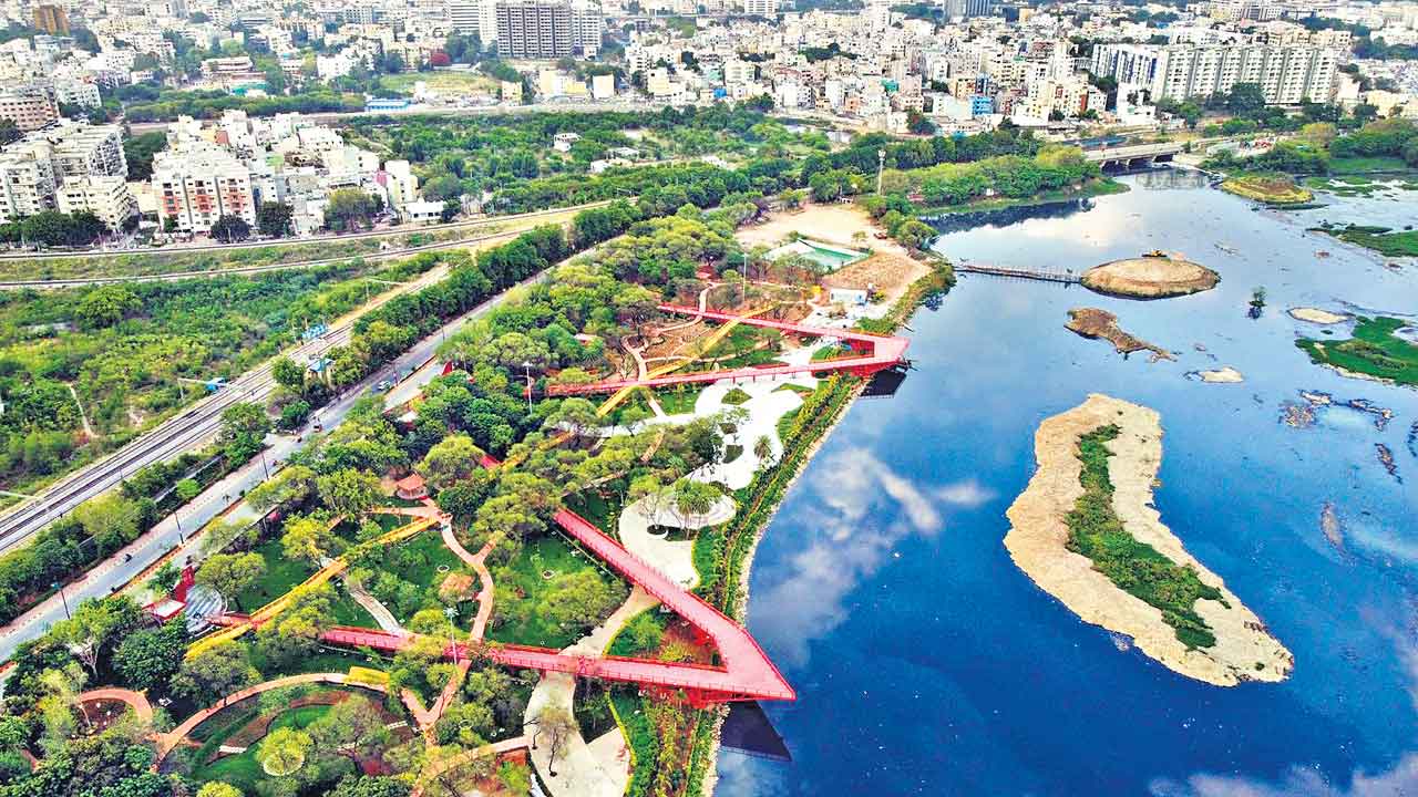 సిటీ లేక్స్‌.. కొత్త లుక్స్‌