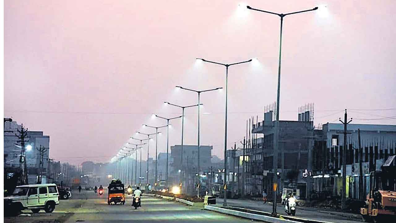 ఊరూరా విద్యుత్‌ కాంతులు