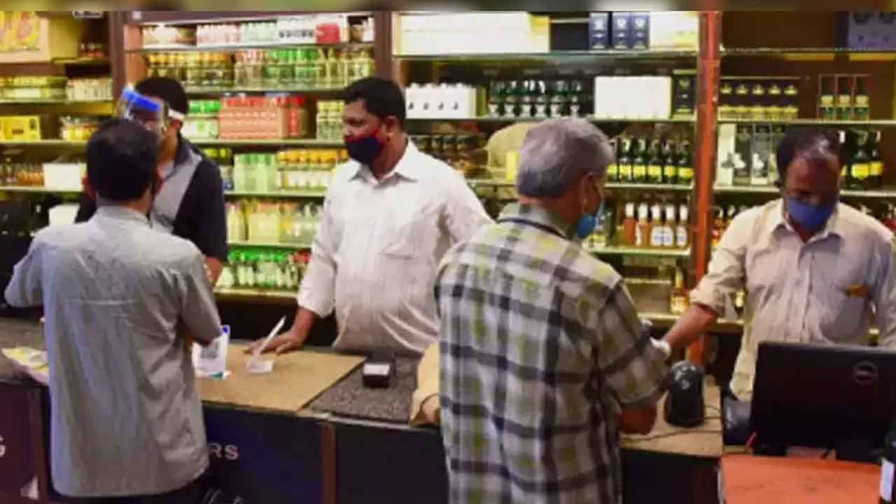 1 నుంచి కొత్త మద్యం పాలసీ