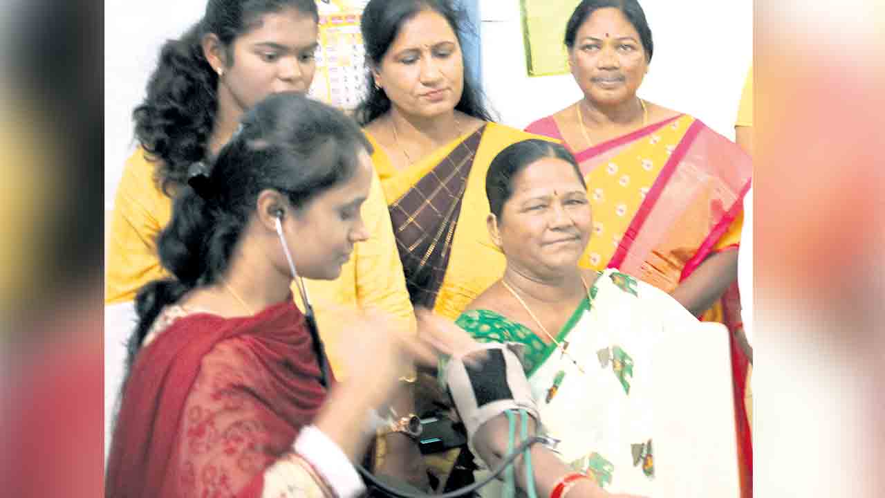 మహిళలకు ఆరోగ్య‘మస్తు’
