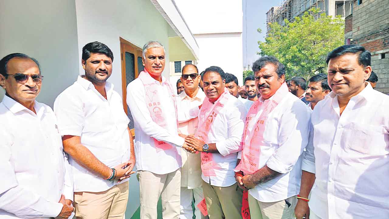 వెలుగుల బీఆరెస్సా? దివాలా కాంగ్రెస్సా?