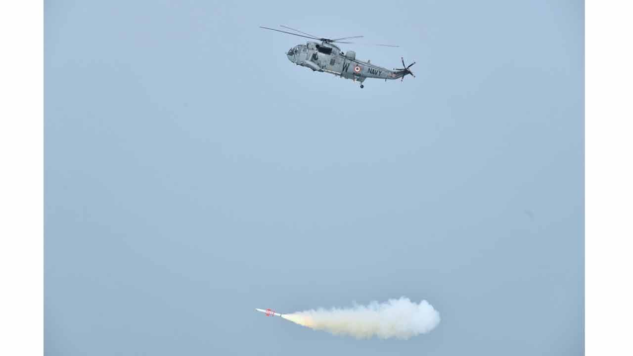 Naval Anti-Ship Missile: యాంటీ షిప్ మిస్సైల్‌ను ప‌రీక్షించిన నేవీ .. వీడియో