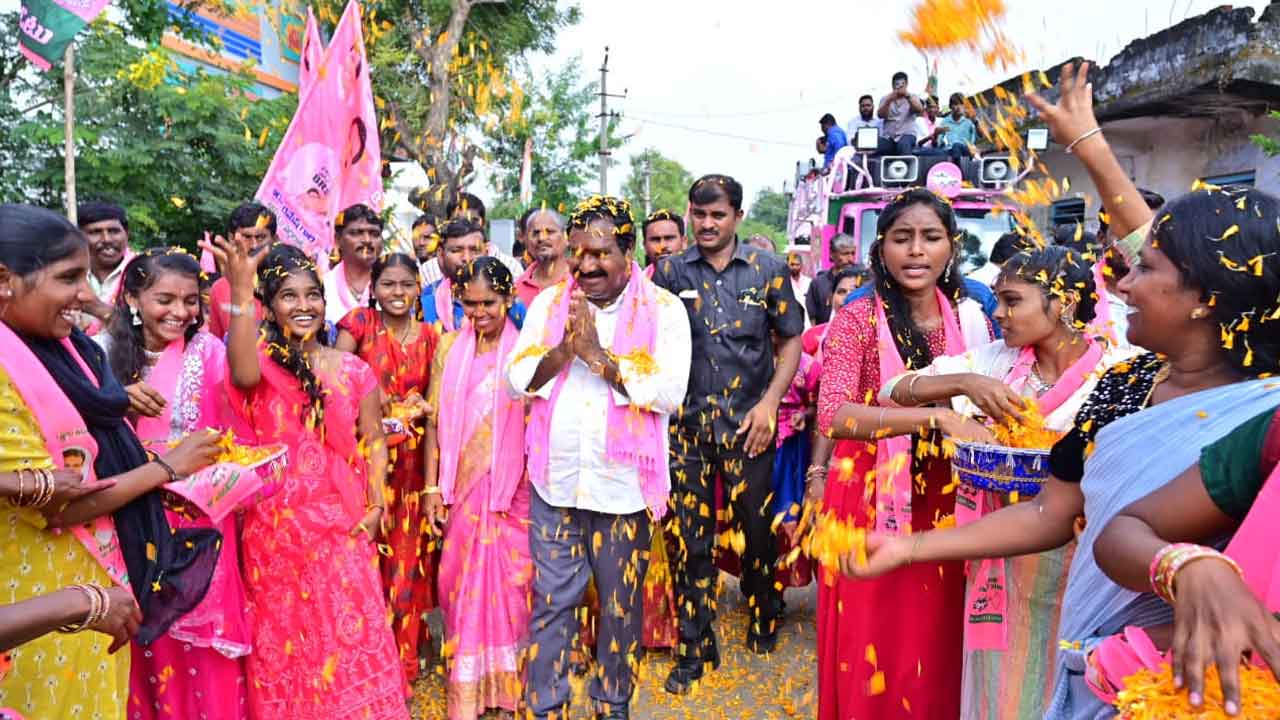 MLA Aruri Ramesh | ఢిల్లీకి గులాం అవుదామా? గల్లీలో అభివృద్ధి చేసుకుందామా? : ఎమ్మెల్యే అరూరి రమేష్