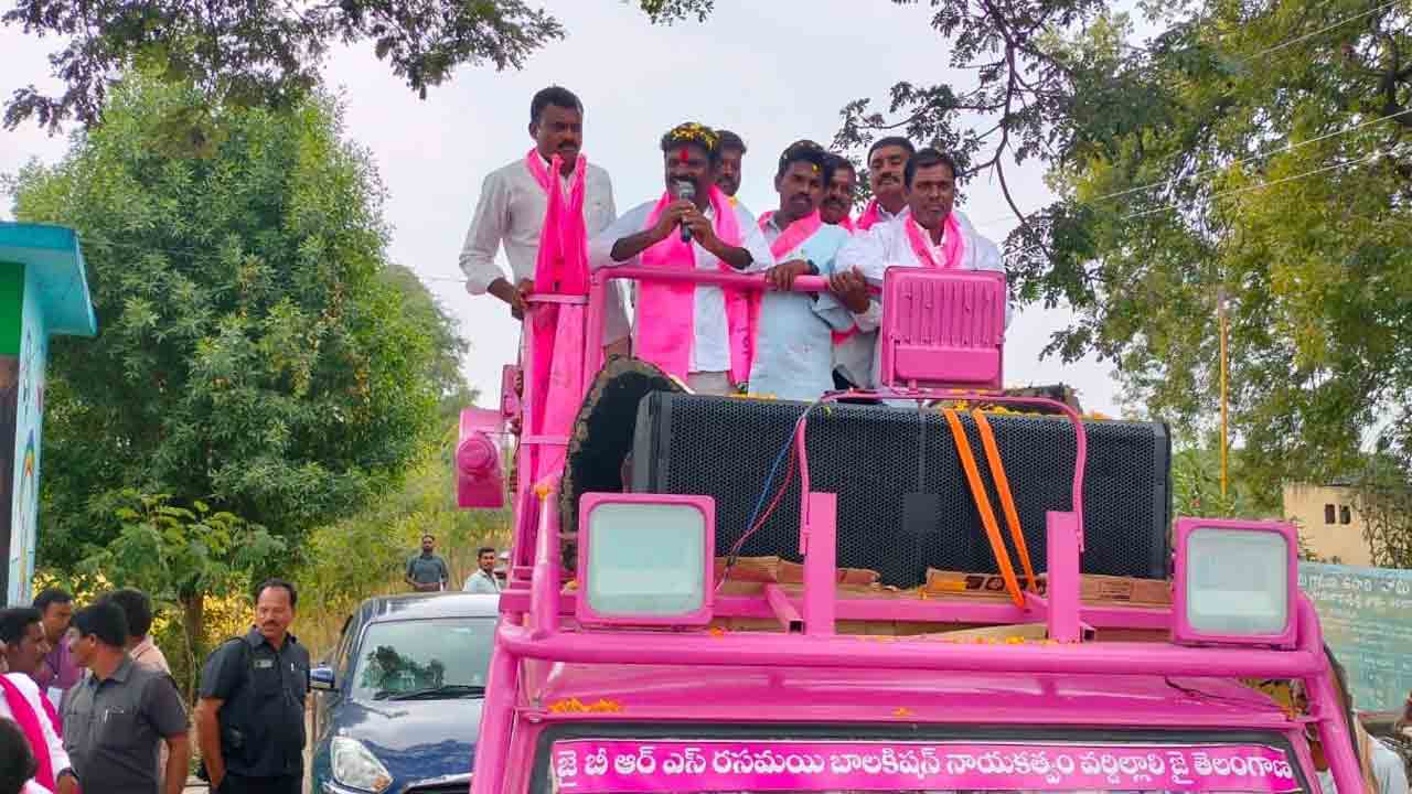 అభివృద్ధి నిరోధకులెవరో ఆలోచించాలి