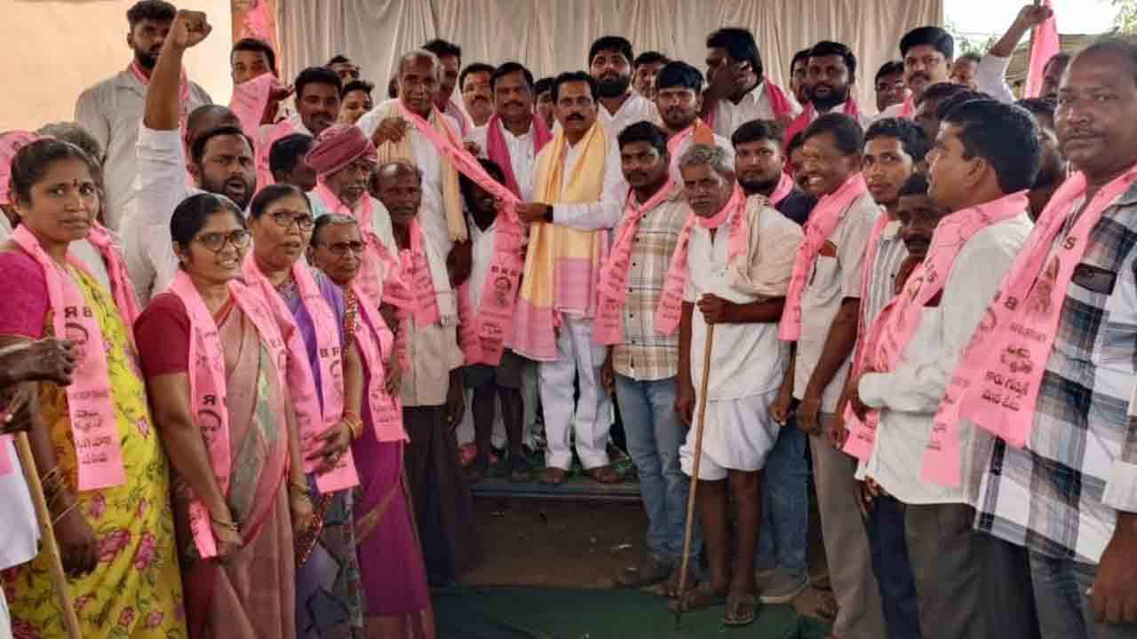 పనిచేసే ప్రభుత్వానికి అండగా ప్రజలు