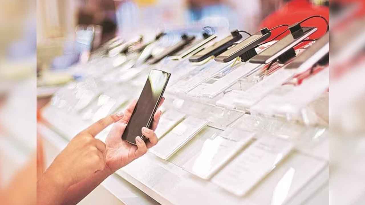 ఫోన్లలో డైరెక్ట్‌ టీవీ వద్దు: ఐసీఈఏ