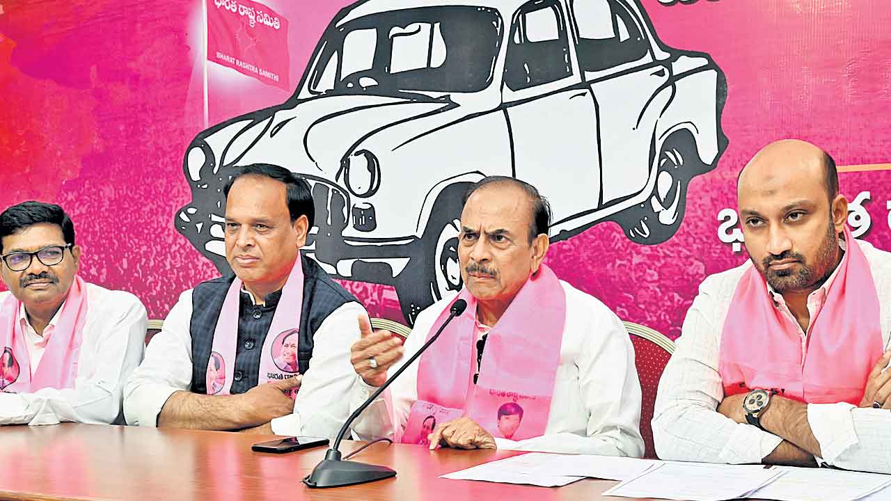 ముస్లింలకు రేవంత్‌ దొంగ హామీలు