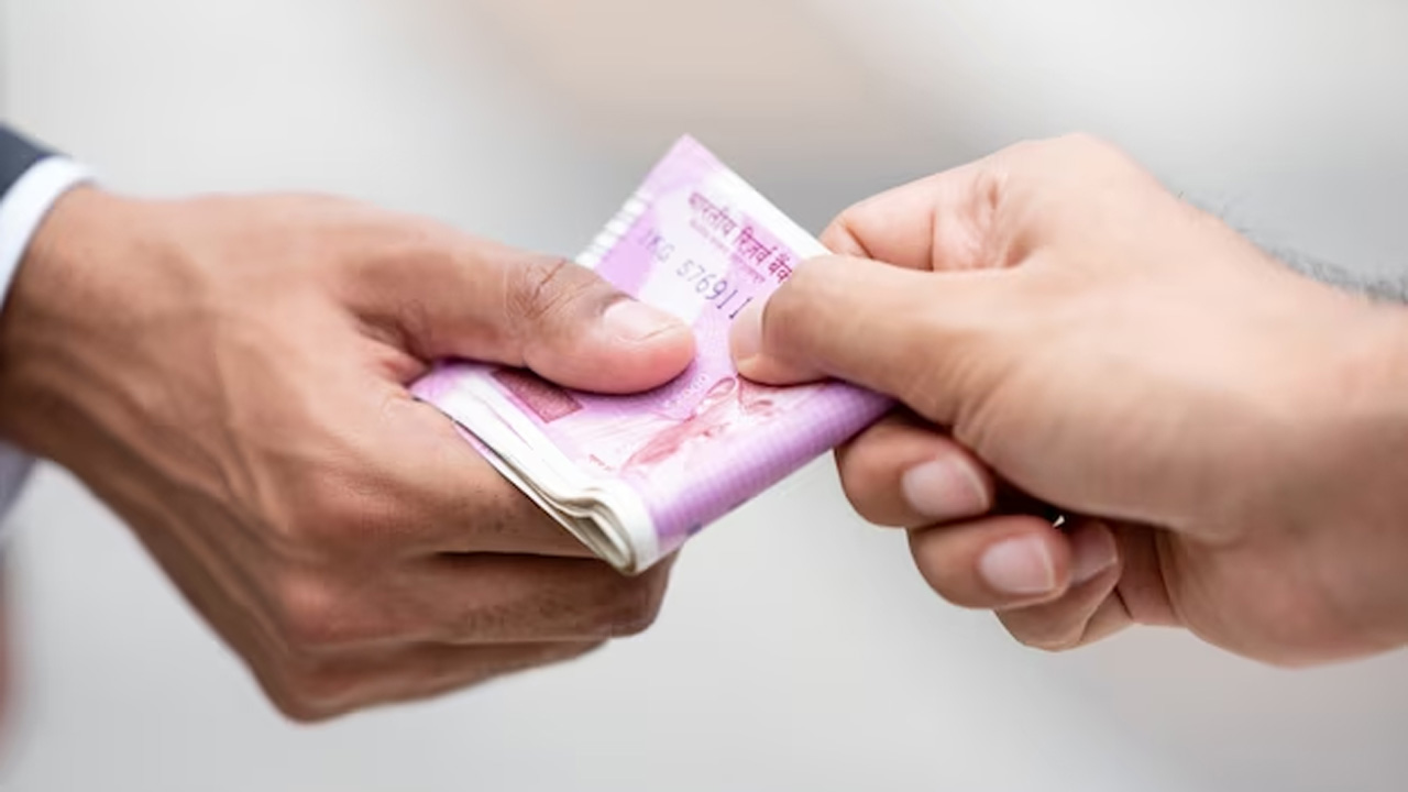 Donations | స్వచ్ఛంద సంస్థలు, అనాథ శరణాలయాలకు విరాళాలు ఇస్తున్నారా? ముందు ఈ విషయాలు తెలుసుకోవడం చాలా ముఖ్యం!