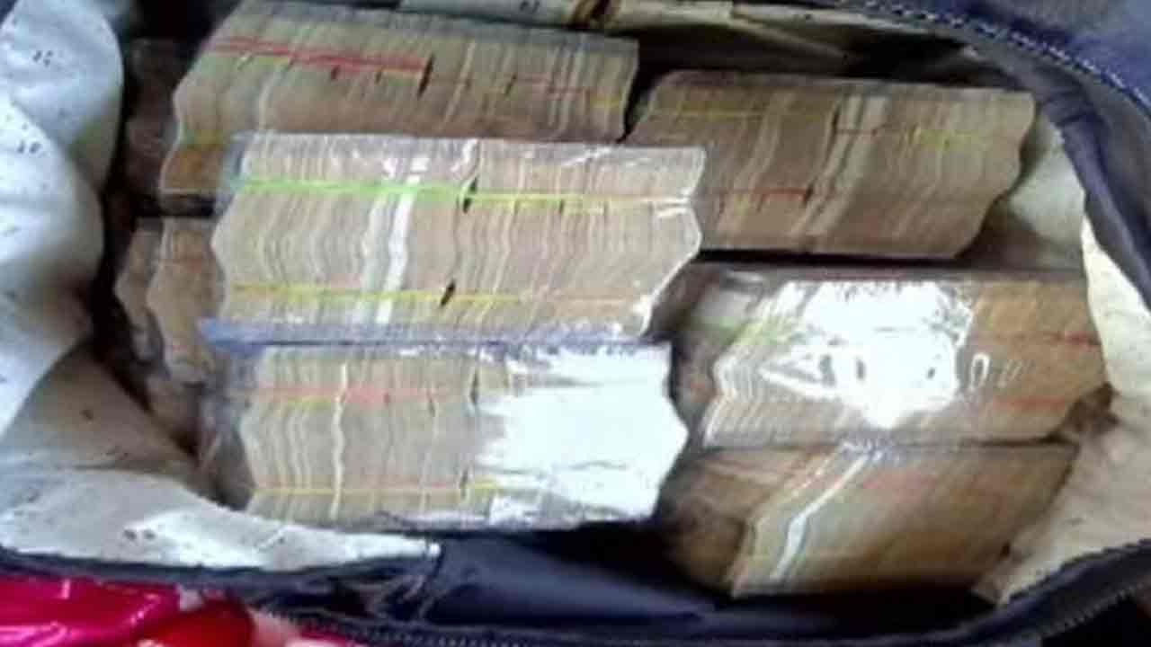 Hyderabad | హైద‌రాబాద్ శివారులో రూ. 6.5 కోట్ల న‌గ‌దు ప‌ట్టివేత‌..!