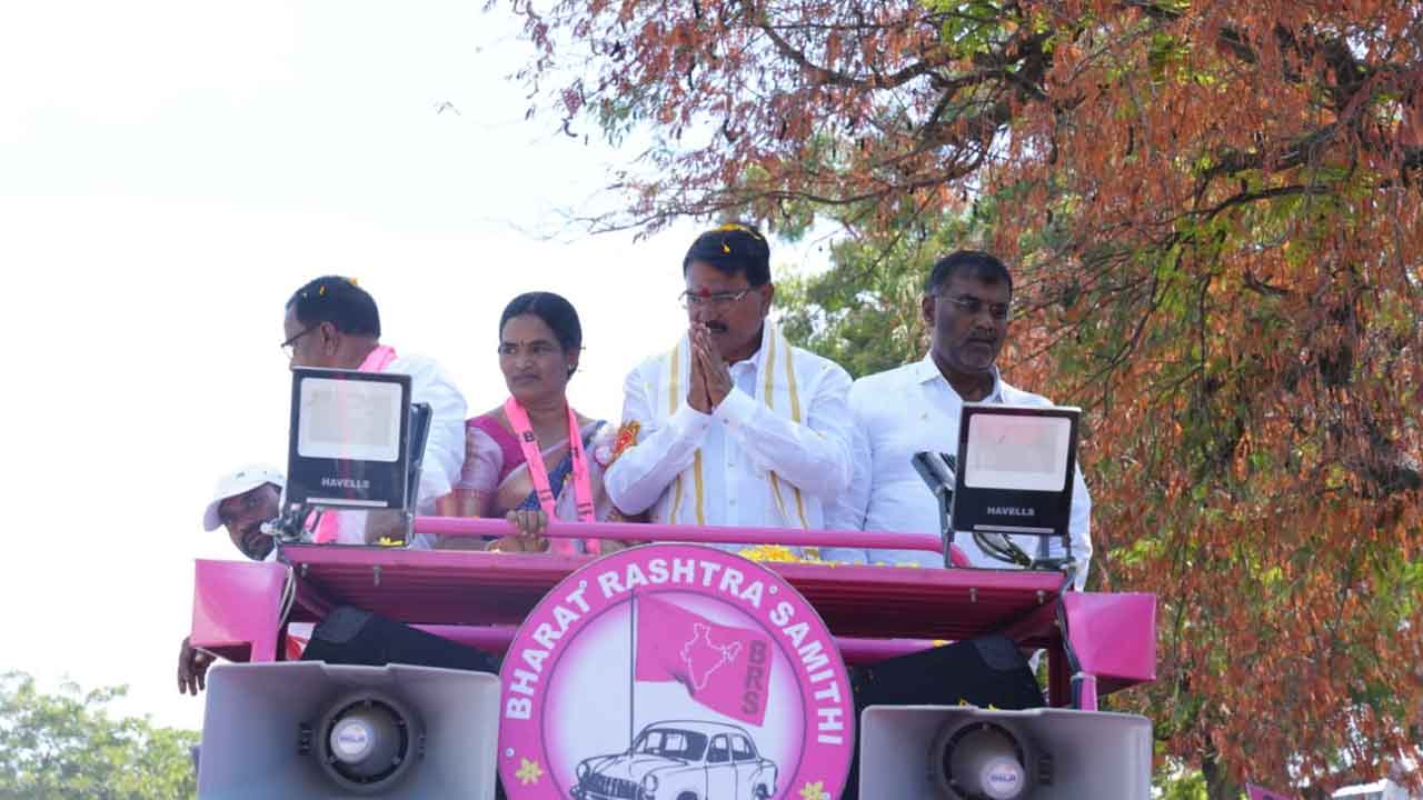 Minister Niranjan Reddy | మిట్ట ప్రాంతంలో ఉన్న పొలాలకు.. మినీ లిఫ్ట్‌లను ఏర్పాటు చేసి నీళ్లందించాం : మంత్రి నిరంజన్ రెడ్డి