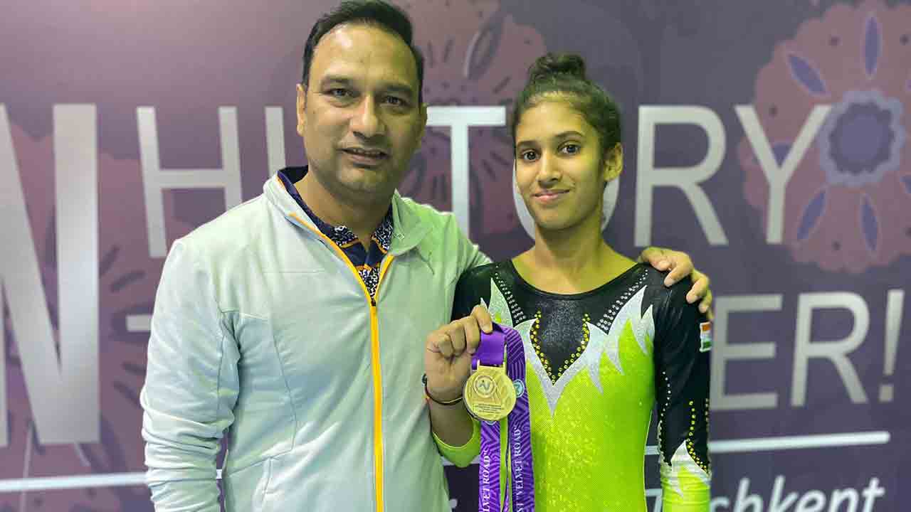 నిశ్క పసిడి మెరుపులు