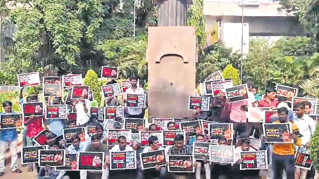 కాంగ్రెస్‌తోనే ఉద్యమకారుల బలిదానాలు