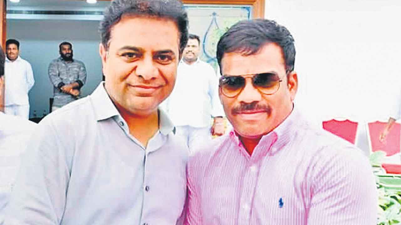 కమలానికి పల్లపు రాజీనామా