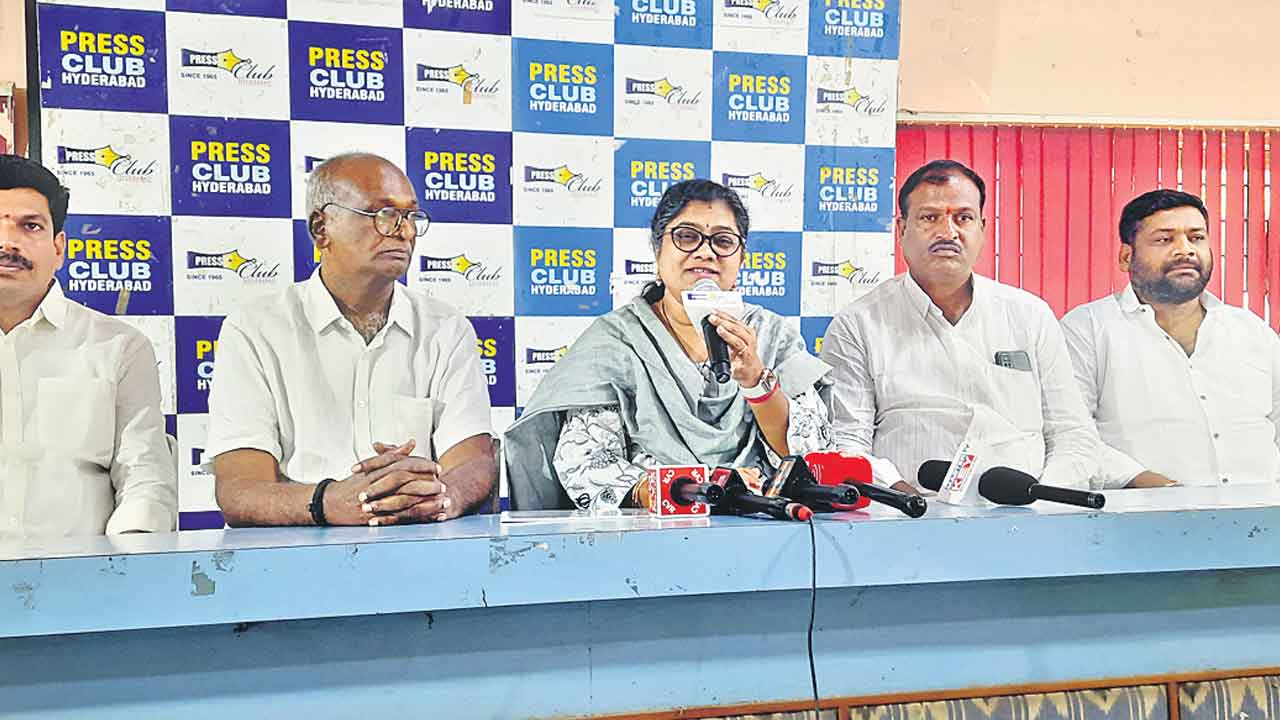 కాంగ్రెస్‌లో ఉన్నది బ్రోకర్లే