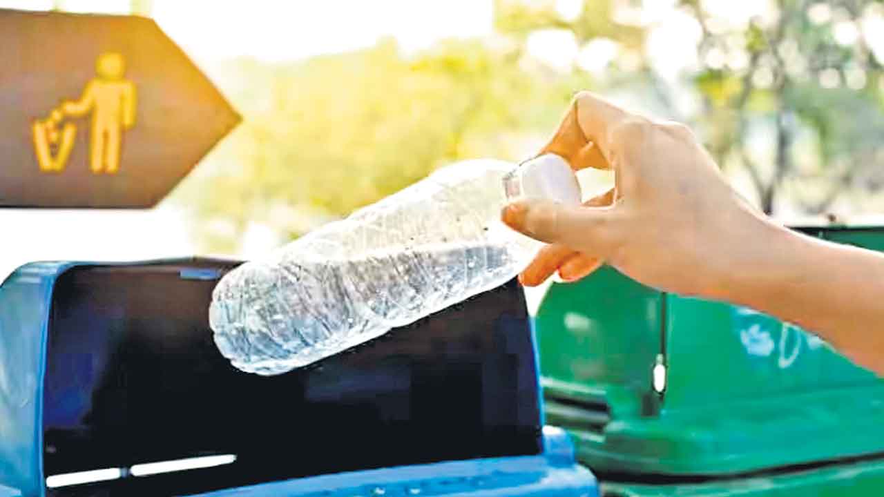 తనకు తాను రిపేర్‌ చేసుకొనే ప్లాస్టిక్‌!