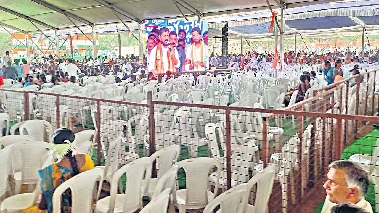 Telangana | కాంగ్రెస్, బీజేపీ సభలు అట్టర్‌ప్లాప్‌.. అసలే జనాలు రాలేదంటే.. వచ్చినోళ్లు ఆగలేదు!