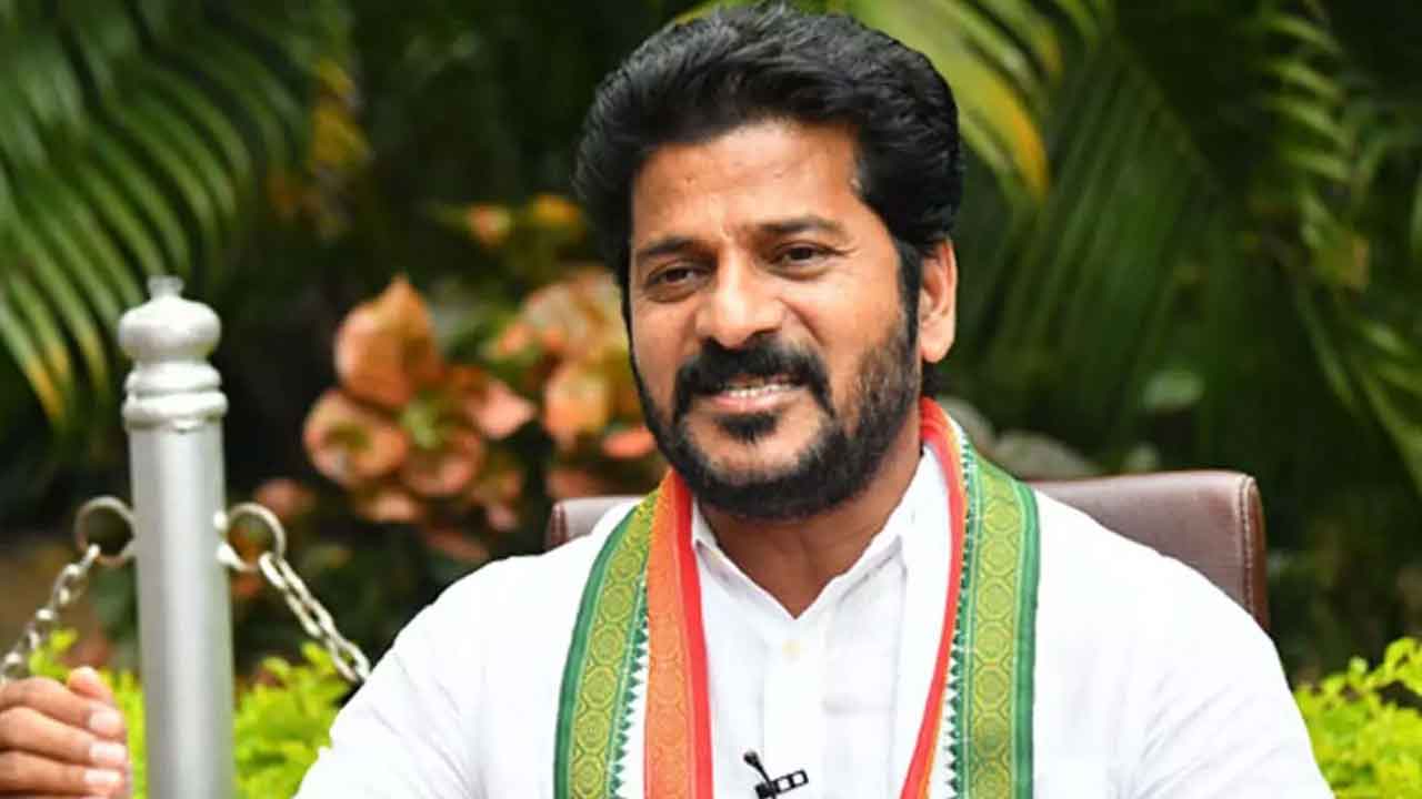 Revanth Reddy | సొంత పార్టీ నేతలను ఓడించడమే లక్ష్యంగా రేవంత్రెడ్డి కుట్రలు.. రంగంలోకి దిగిన సోనియాగాంధీ