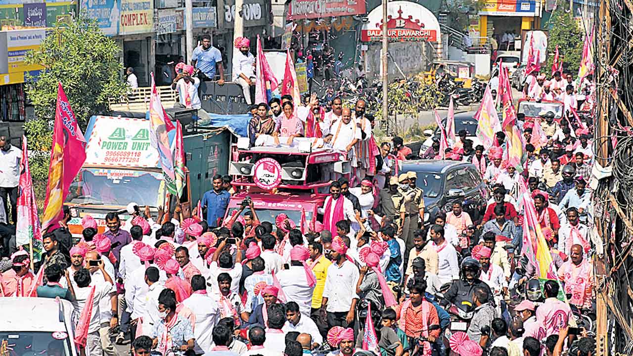 సబితకు జన నీరాజనం