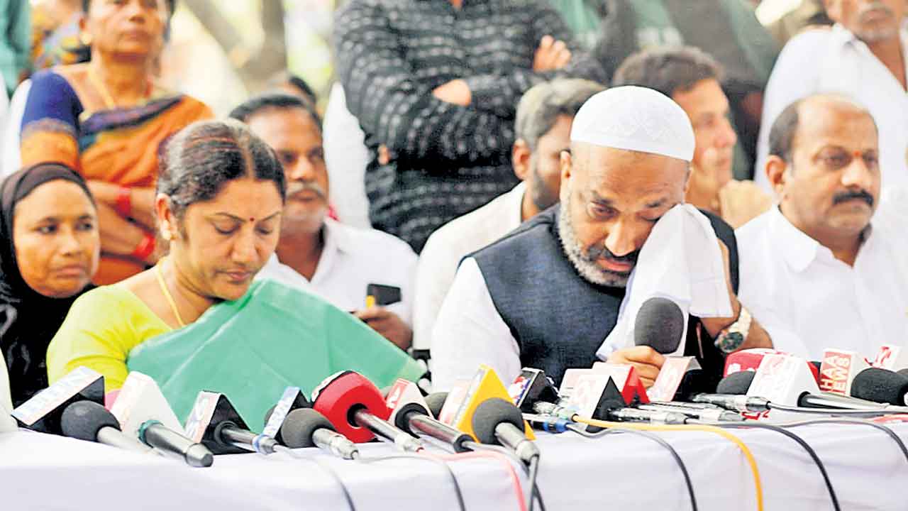 ఉమ్మడి ఆదిలాబాద్‌లో కాంగ్రెస్‌ ఖాళీ