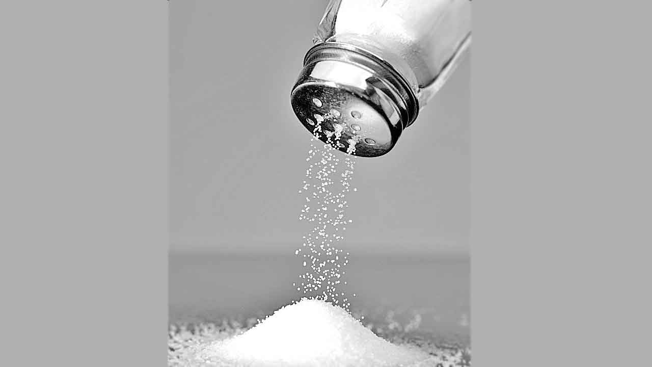 Salt | ఉప్పు అధికంగా తింటున్నారా? మీకో షాకింగ్‌ న్యూస్‌!