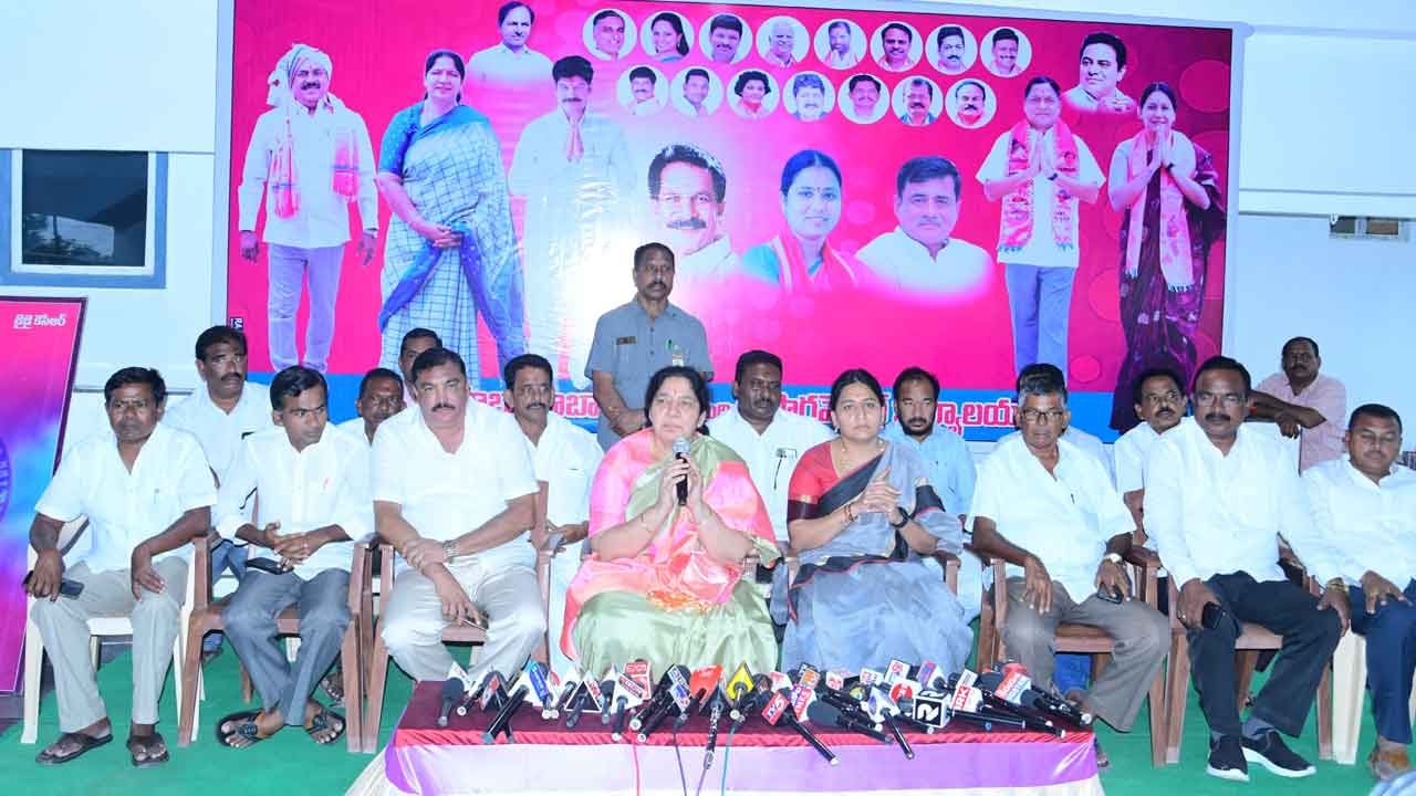 Minister Sathyavathi | గిరిజనులకు అన్యాయం చేసింది ఆ రెండు పార్టీలే : మంత్రి సత్యవతి రాథోడ్‌
