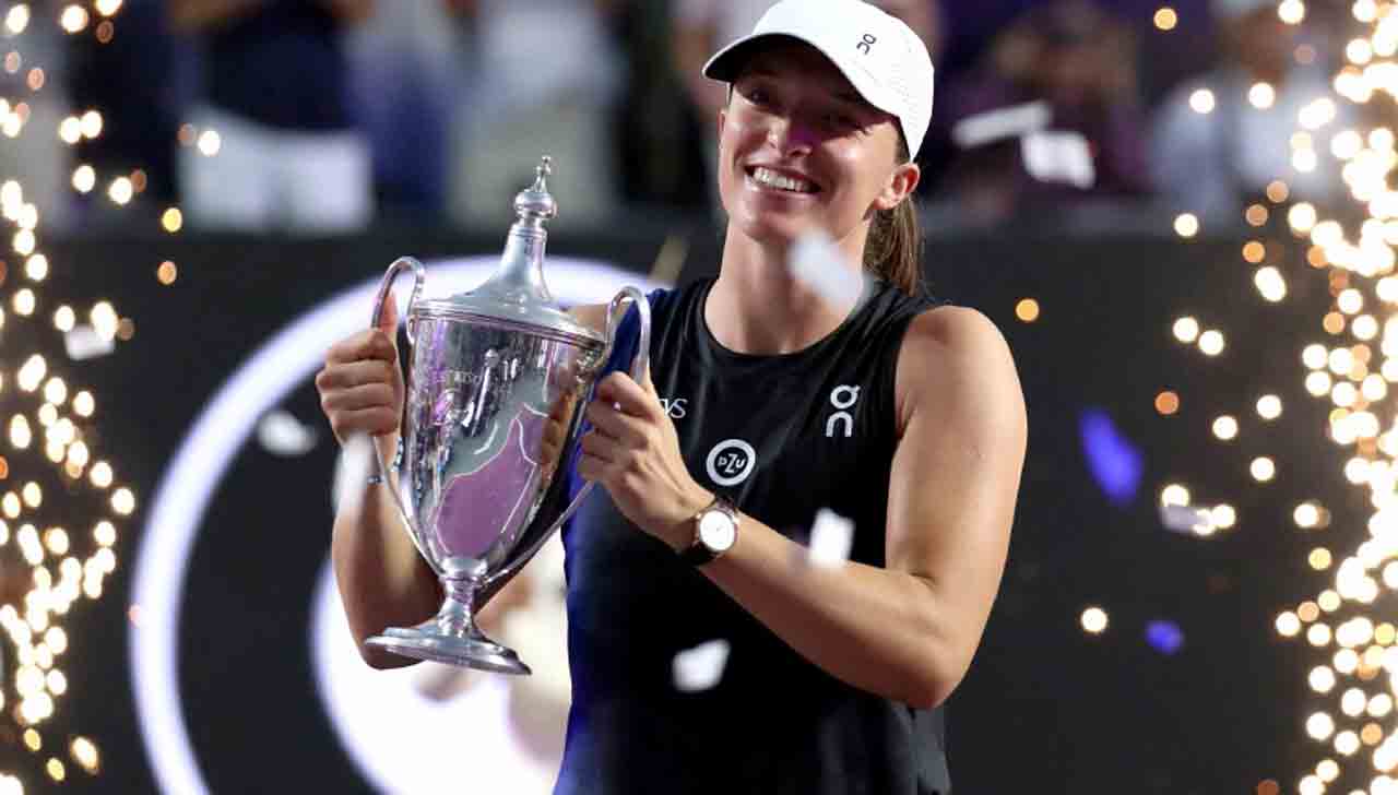 Iga Swiatek | డ‌బ్ల్యూటీఏ ట్రోఫీ విజేత‌ స్వియాటెక్‌.. మ‌ళ్లీ అగ్రస్థానం కైవ‌సం