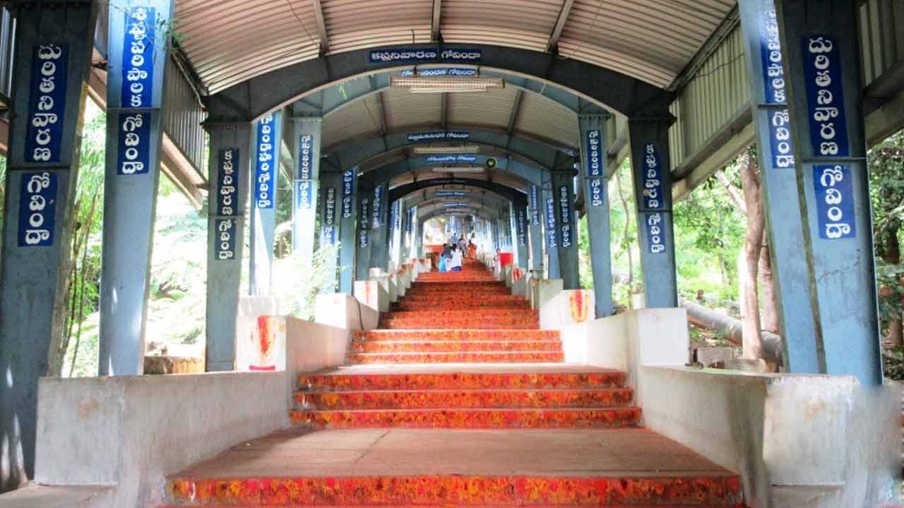 DSP Krupakar | తిరుమల శ్రీవారి నడకదారిలో గుండెపోటుతో ఇంటెలిజెన్స్‌ డీఎస్పీ మృతి