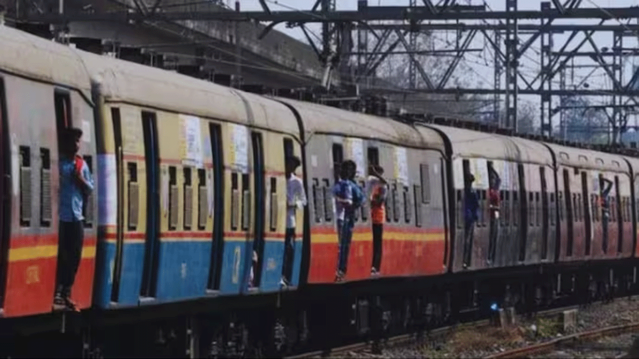 రైల్వే అధికారుల నిర్ల‌క్ష్యం : శ‌వంతోనే 600 కిలోమీట‌ర్లు ప్ర‌యాణించిన పాసింజర్లు