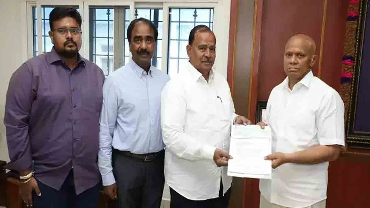 శ్రీవారికి కర్ణాటక భక్తుడి 70లక్షల విరాళం