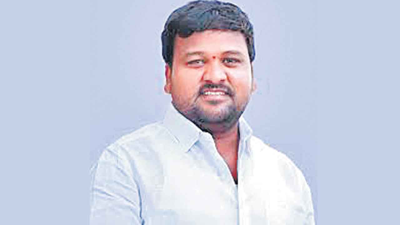 అది కాంగ్రెస్ నిరుద్యోగుల బస్సుయాత్ర: తుంగ బాలు